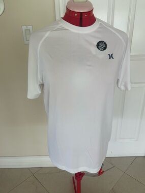 Hurley Men's White Short-Sleeve / Dry Rashguard Performance Tee